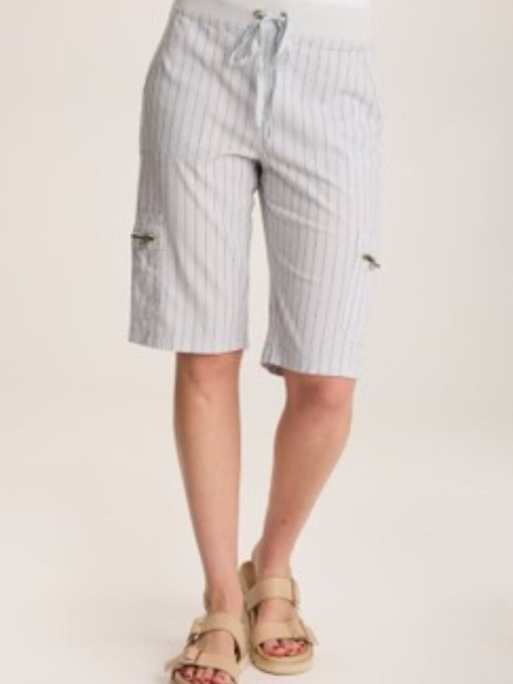 NWOT XCVI Favian Gray Marble Pinstripe Shorts with Cargo Pockets, Size Medium